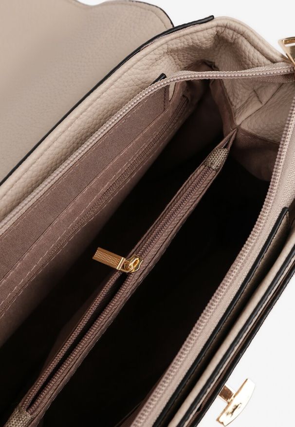 Renee - Beżowa Torebka Typu Listonoszka z Rączką i Ozdobną Klapą Monevia. Kolor: beżowy. Styl: klasyczny, elegancki, casual