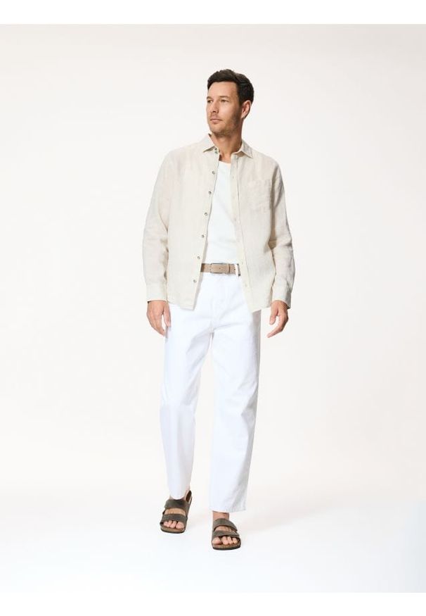 Reserved - Lniana koszula regular fit - beżowy. Kolor: beżowy. Materiał: len