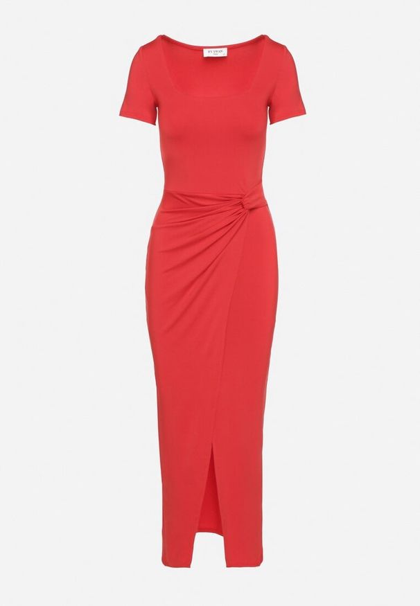 Born2be - Czerwona Taliowana Sukienka z Wiskozą z Marszczeniem Milasela. Kolor: czerwony. Materiał: wiskoza. Styl: elegancki, klasyczny