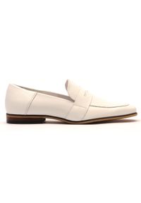 Modini - Białe loafersy - wsuwane buty męskie - penny loafers MODINI T238. Okazja: na co dzień. Zapięcie: bez zapięcia. Kolor: biały. Materiał: guma, skóra. Sezon: lato. Styl: młodzieżowy, klasyczny, casual, wizytowy #1