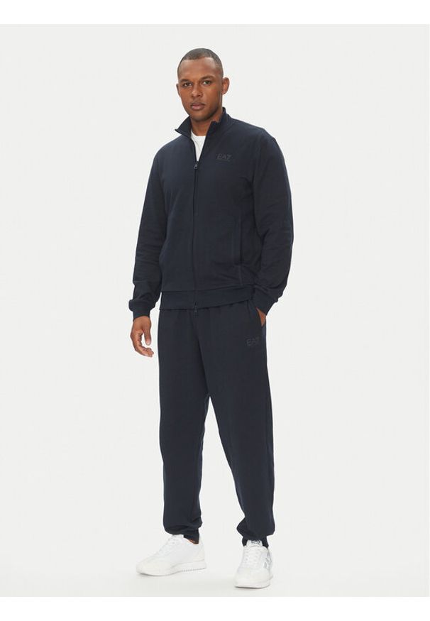 EA7 Emporio Armani Dres 7M000235 AF13512 UB102 Granatowy Regular Fit. Kolor: niebieski. Materiał: bawełna