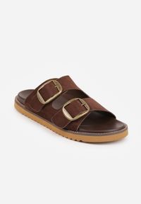 Renee - Brązowe Klapki VICES Ozdobione Dużymi Klamrami Jenniviane. Nosek buta: otwarty. Kolor: brązowy. Materiał: skóra, zamsz. Wzór: aplikacja. Sezon: lato. Obcas: na obcasie. Wysokość obcasa: niski #6