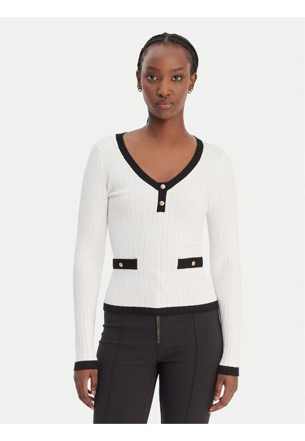 Guess Sweter W6RR26 Z3HP2 Biały Classic Fit. Kolor: biały. Materiał: syntetyk