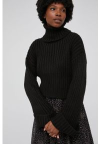 Answear Lab Sweter z domieszką wełny damski kolor czarny ciepły z golfem. Okazja: na co dzień. Typ kołnierza: golf. Kolor: czarny. Materiał: wełna. Wzór: ze splotem. Styl: wakacyjny #3