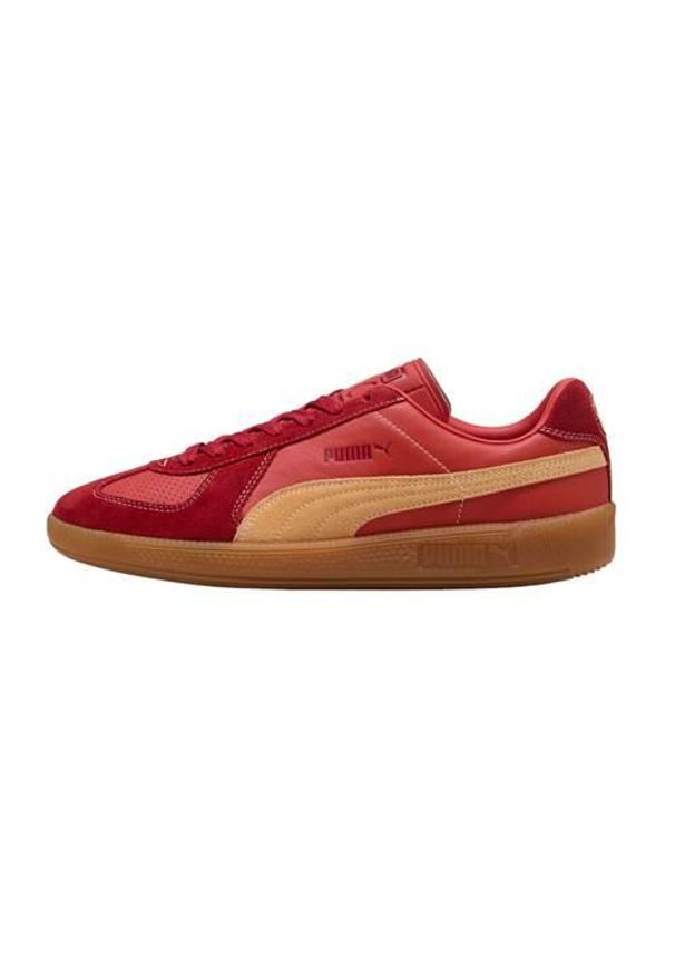Buty do chodzenia męskie Puma Army Trainer City. Zapięcie: sznurówki. Kolor: czerwony. Materiał: guma, syntetyk, materiał, skóra, tkanina. Szerokość cholewki: normalna. Sport: turystyka piesza
