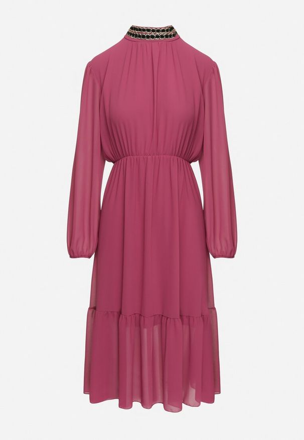 Born2be - Fioletowa Sukienka z Gumką w Talii Ozdobiona Aplikacjami przy Dekolcie Lilirae. Kolor: fioletowy. Wzór: aplikacja. Sezon: wiosna, lato. Styl: elegancki