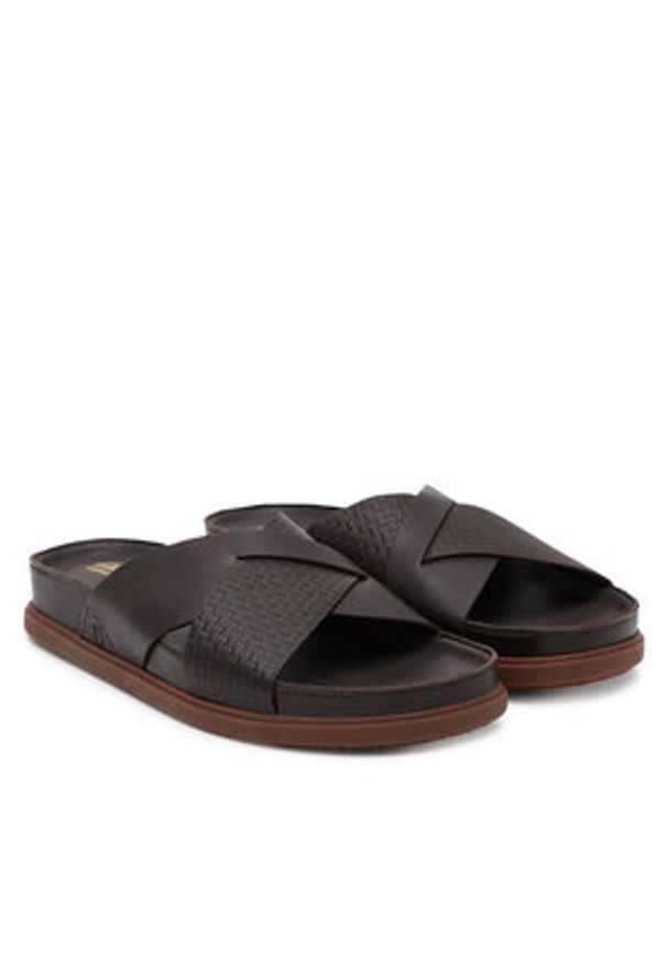 Clarks Klapki Torford Cross 26180888 Brązowy. Kolor: brązowy. Materiał: skóra