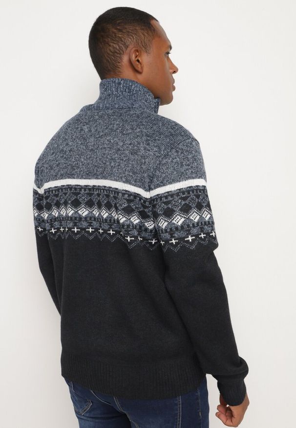 Born2be - Czarno-Niebieski Rozpinany Kardigan z Wełną i Geometrycznym Wzorem Romalena. Okazja: na co dzień, do pracy. Kolor: czarny. Materiał: wełna. Wzór: geometria. Styl: casual, elegancki, wizytowy