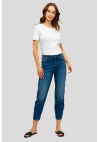 Greenpoint - Luźne jeans'y typu mom fit, granatowe. Kolor: niebieski. Materiał: jeans