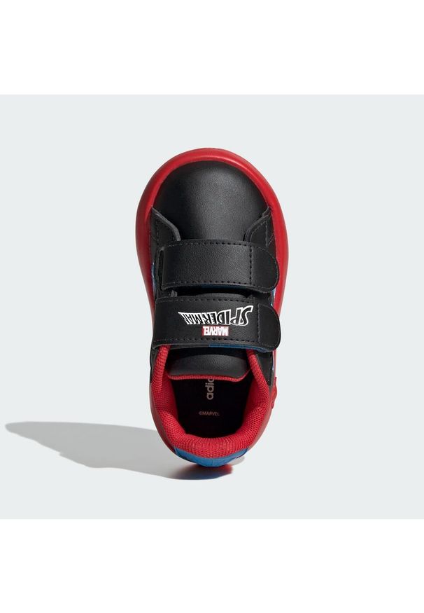 Adidas - Pantofelki dla dzieci adidas x Marvel Spider-Man Grand. Kolor: czerwony, wielokolorowy, niebieski, czarny. Wzór: motyw z bajki