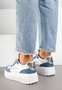 Born2be - Niebiesko-Białe Sneakersy na Tłoczonej Podeszwie ze Zdobieniami w Panterkę Gerraza. Okazja: na co dzień. Zapięcie: sznurówki. Kolor: niebieski. Materiał: jeans. Wzór: motyw zwierzęcy, aplikacja #4