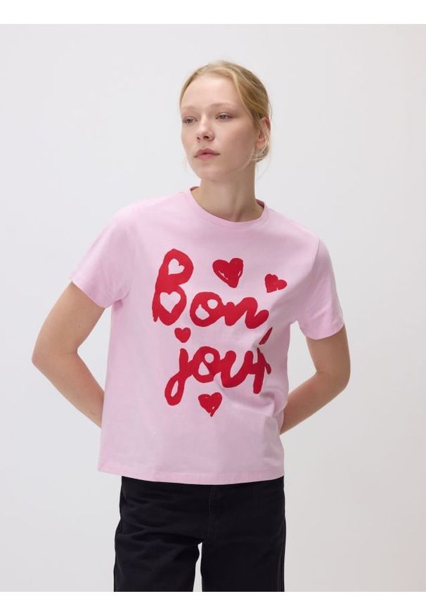 Reserved - Bawełniany t-shirt z nadrukiem - pastelowy róż. Kolor: różowy. Materiał: bawełna. Wzór: nadruk