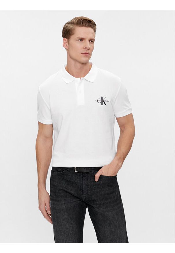Calvin Klein Jeans Polo J30J323395 Biały Regular Fit. Typ kołnierza: polo. Kolor: biały. Materiał: bawełna