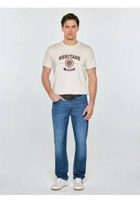 Big-Star - Koszulka męska z nadrukiem kremowa Feren 103. Okazja: na co dzień. Kolor: kremowy. Materiał: bawełna, jeans. Długość: długie. Wzór: nadruk. Styl: casual, klasyczny #7