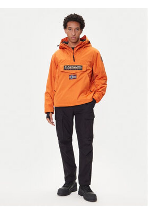Napapijri Kurtka anorak Rainforest Next NP0A4IB9 Pomarańczowy Regular Fit. Kolor: pomarańczowy. Materiał: syntetyk
