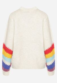 Born2be - Jasnobeżowy Sweter z Poprzecznymi Paskami Rentina. Kolor: beżowy. Materiał: jeans. Styl: klasyczny #4