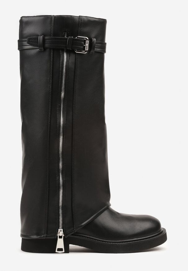 Renee - Czarne Kozaki Typu Bikery Ozdobione Suwakiem Klamrą i Wywiniętą Cholewką Sovera. Okazja: na co dzień. Zapięcie: klamry. Kolor: czarny. Materiał: jeans. Szerokość cholewki: normalna. Wzór: aplikacja. Styl: casual, elegancki