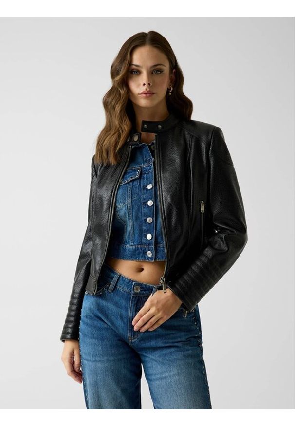 Guess Kurtka przejściowa 182723 Czarny Classic Fit. Kolor: czarny