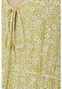 Billabong sukienka kolor brązowy mini rozkloszowana. Kolor: zielony. Materiał: tkanina. Długość rękawa: krótki rękaw. Typ sukienki: rozkloszowane. Długość: mini
