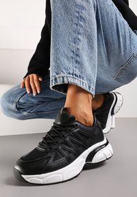 Renee - Czarne Sznurowane Sneakersy z Ekoskóry z Siateczką i Odblaskami Aeriesa. Kolor: czarny #1