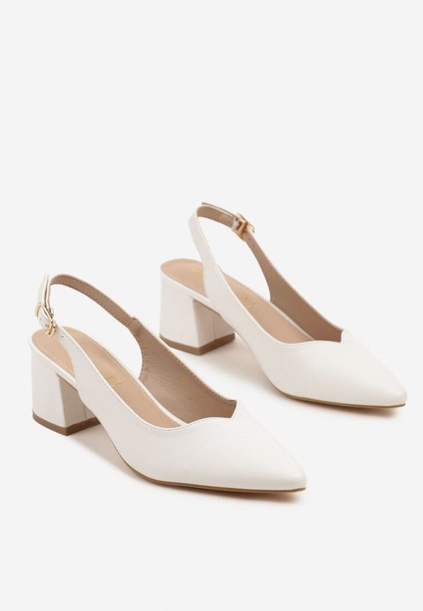 Renee - Białe Sandały Vices na Słupku Slingback ze Skórzaną Wkładką Ciaravien. Okazja: na co dzień. Zapięcie: sprzączka. Kolor: biały. Materiał: skóra. Obcas: na słupku. Styl: casual, klasyczny, elegancki