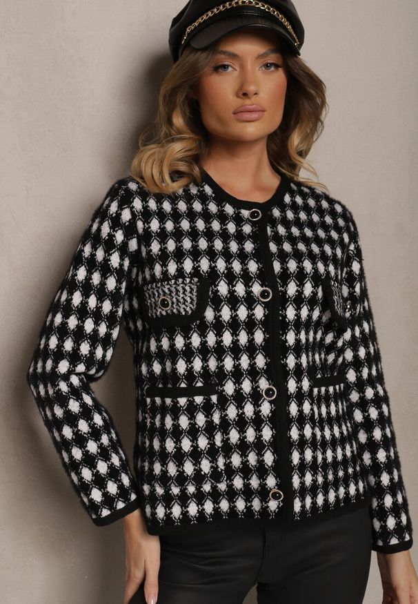 Renee - Czarny Wiskozowy Kardigan Ozdobiony Wzorem w Pepitkę i Guzikami Saveri. Kolor: czarny. Materiał: wiskoza. Wzór: aplikacja. Styl: retro, elegancki