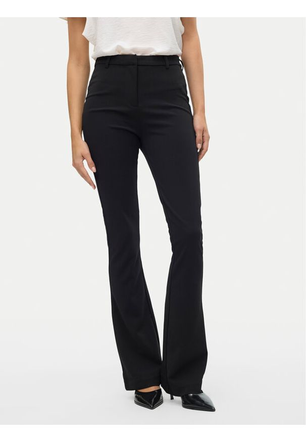 Vero Moda Spodnie materiałowe Vmamira 10250284 Czarny Regular Fit. Kolor: czarny. Materiał: syntetyk