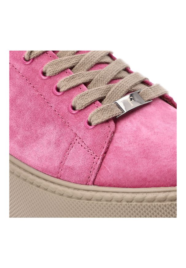 Różowe Sneakersy Filippo Stylowe Obuwie Damskie Na Platformie. Okazja: na co dzień. Zapięcie: sznurówki. Kolor: różowy. Materiał: zamsz. Obcas: na platformie. Styl: elegancki
