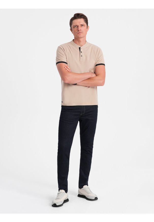 Ombre Clothing - Koszulka męska polo bez kołnierzyka - beżowa V5. Typ kołnierza: polo, bez kołnierzyka. Kolor: beżowy. Materiał: bawełna. Długość: długie
