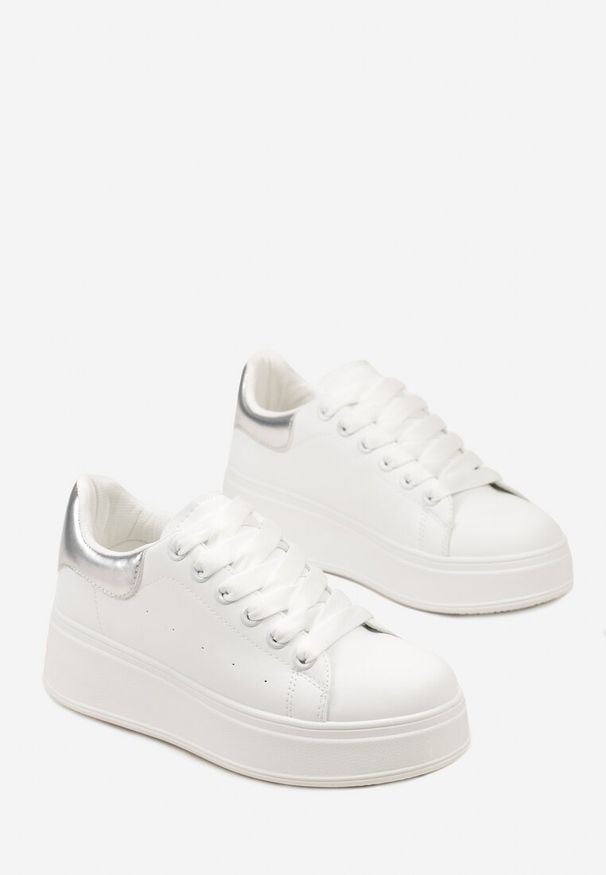 Born2be - Biało-Srebrne Sneakersy na Platformie z Kontrastową Wstawką z Tyłu Lehastia. Kolor: biały. Obcas: na platformie