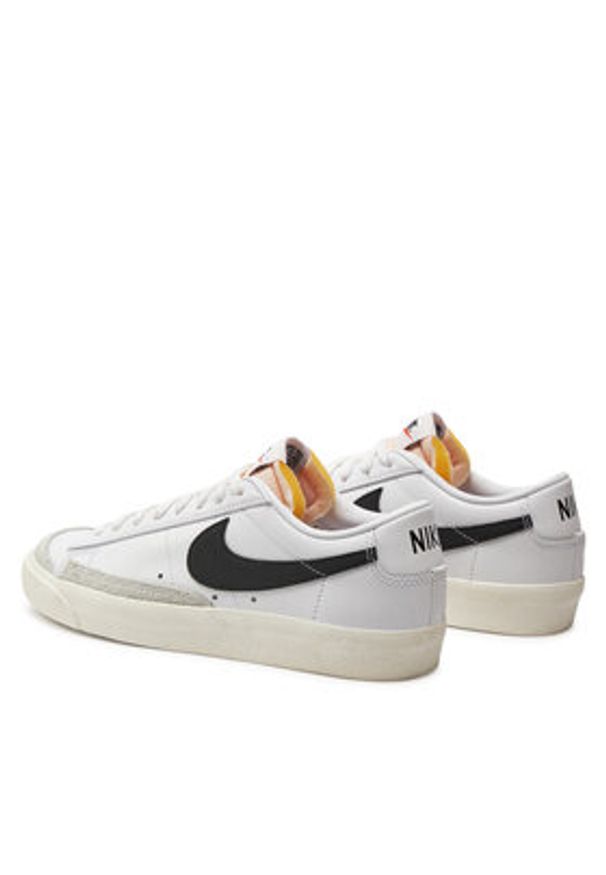 Nike Sneakersy Blazer Low '77 Vntg DA6364 101 Biały. Kolor: biały. Materiał: skóra