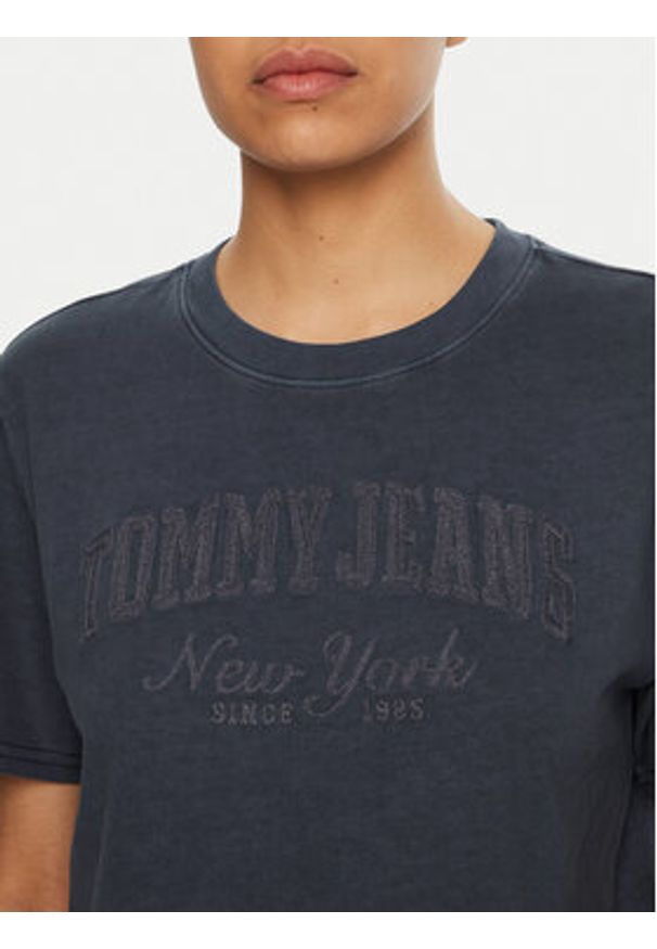 Tommy Jeans T-Shirt Varsity DW0DW19444 Granatowy Regular Fit. Kolor: niebieski. Materiał: bawełna