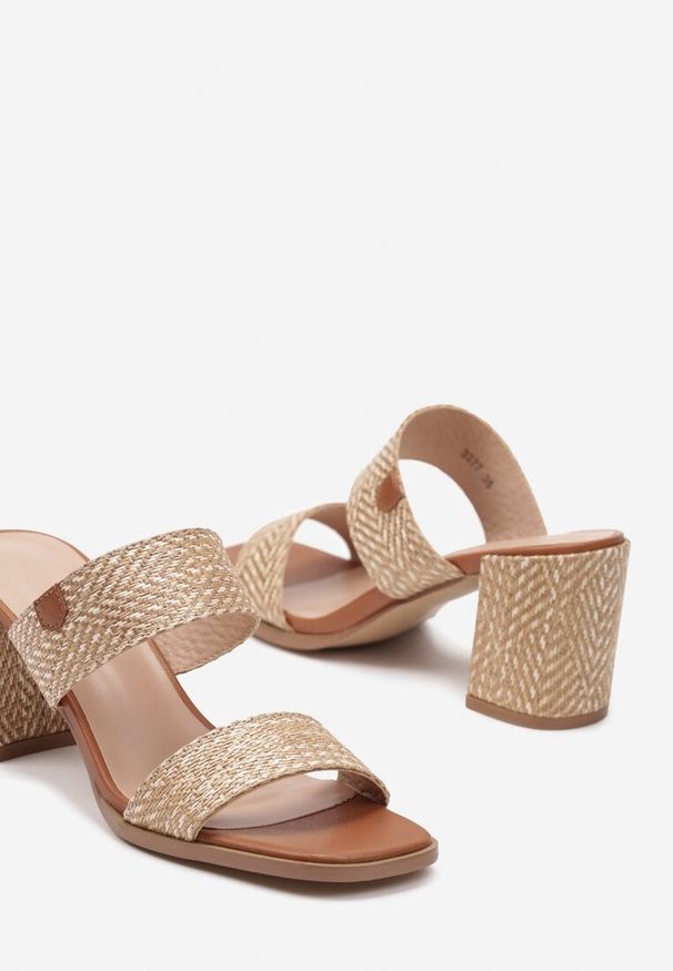 Born2be - Brązowe Klapki z Ozdobnego Materiału na Obcasie i Paskach Naraiah. Kolor: brązowy. Materiał: materiał. Obcas: na obcasie. Styl: wizytowy, elegancki. Wysokość obcasa: średni