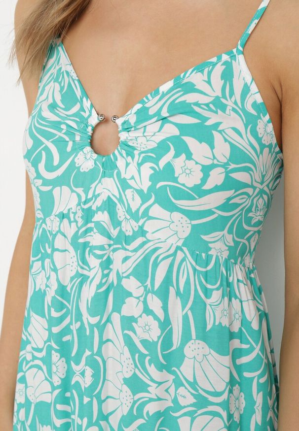 Born2be - Niebieska Sukienka Maxi z Bawełny na Cienkich Ramiączkach z Falbanką i Kwiatowym Printem Miora. Kolor: niebieski. Materiał: bawełna. Długość rękawa: na ramiączkach. Wzór: kwiaty, nadruk. Sezon: lato. Długość: maxi