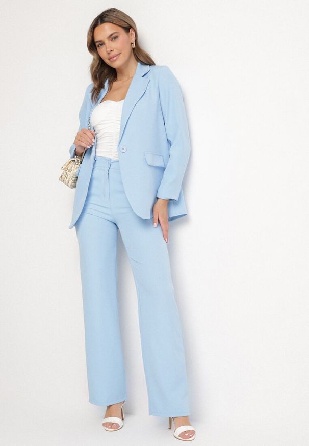 Born2be - Niebieska Marynarka Jednorzędowa ze Wzorem Pasków Viviella. Okazja: na co dzień, na spotkanie biznesowe. Kolor: niebieski. Materiał: jeans. Styl: klasyczny, elegancki, biznesowy, casual