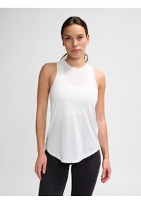 Damski tank top Hummel MT Vanja. Kolor: biały. Materiał: bawełna, dzianina, materiał, poliester