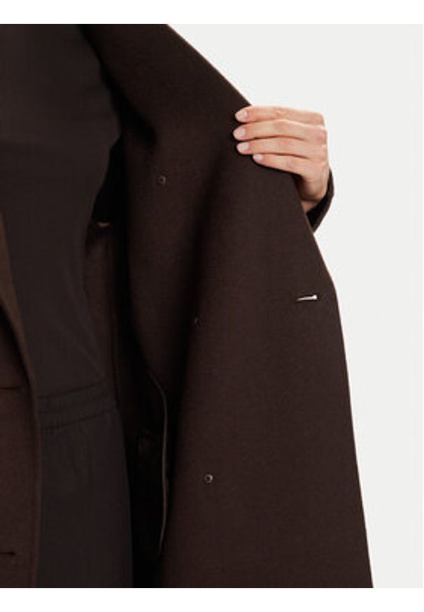Marc O'Polo Płaszcz wełniany 508 0051 71127 Brązowy Relaxed Fit. Typ kołnierza: polo. Kolor: brązowy. Materiał: wełna, syntetyk