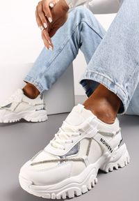 Renee - Białe Sznurowane Sneakersy z Ozdobnym Paskiem i Metalicznymi Wstawkami Asterella. Okazja: na co dzień. Zapięcie: pasek. Kolor: biały. Materiał: materiał #1
