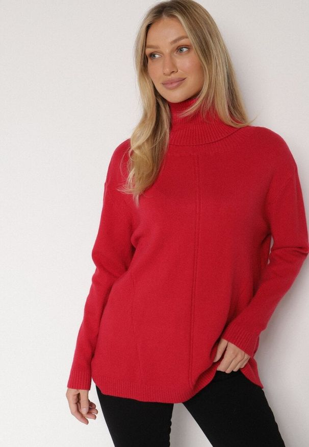Born2be - Czerwony Sweter z Golfem i Dodatkiem Kaszmiru Rorizia. Okazja: na co dzień, do pracy. Typ kołnierza: golf. Kolor: czerwony. Długość: długie. Wzór: aplikacja. Materiał: kaszmir. Długość rękawa: długi rękaw. Sezon: zima, jesień. Styl: casual, klasyczny