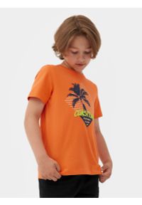 4f - T-shirt z nadrukiem chłopięcy. Kolor: pomarańczowy. Materiał: bawełna. Wzór: nadruk #1