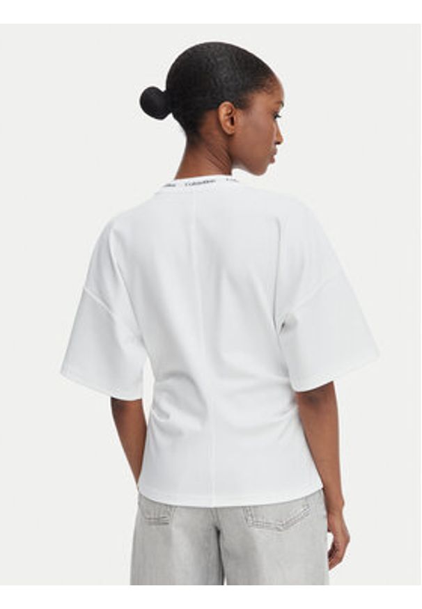 Calvin Klein Jeans T-Shirt LV047G235G Biały Regular Fit. Kolor: biały. Materiał: syntetyk