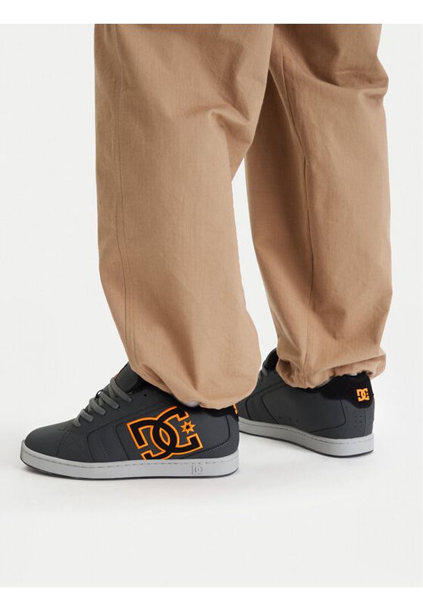 DC Shoes Sneakersy EO-NET DC01774025 Szary. Kolor: szary. Materiał: skóra