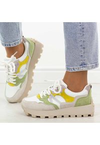 Białe skórzane półbuty damskie Filippo Dp7559/26. Okazja: na co dzień. Kolor: biały. Materiał: skóra. Sezon: jesień, wiosna, lato. Obcas: na platformie. Styl: klasyczny, casual, elegancki #1