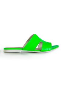 Zapato - damskie klapki na miękkiej podeszwie - skóra naturalna - model 371 - kolor zielony neon (37). Okazja: na co dzień, na imprezę. Kolor: zielony. Materiał: skóra. Wzór: nadruk, kolorowy, motyw zwierzęcy, kwiaty. Sezon: wiosna, lato. Obcas: na płaskiej podeszwie. Styl: klasyczny, casual, wakacyjny #4