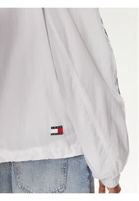 Tommy Jeans Wiatrówka Chicago DW0DW17753 Biały Regular Fit. Kolor: biały. Materiał: syntetyk