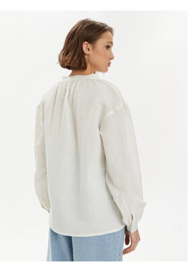 Wrangler Koszula Poet 112352274 Biały Relaxed Fit. Kolor: biały. Materiał: bawełna