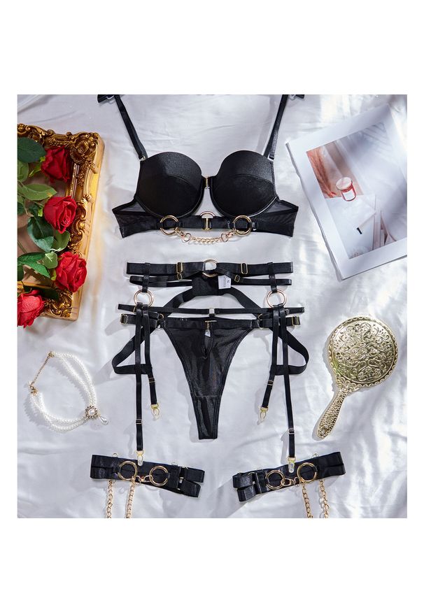 Intica - Komplet bielizny z łańcuszkiem i kółkami na romantyczne wieczory Yaretzi. Kolor: czarny. Materiał: materiał