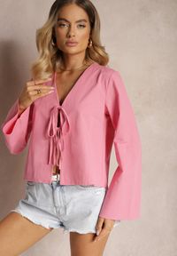 Renee - Różowa Bluzka z Bawełny Narzutka z Wiązaniami i Rękawami Typu Nietoperz Delorea. Kolor: różowy. Materiał: bawełna #3