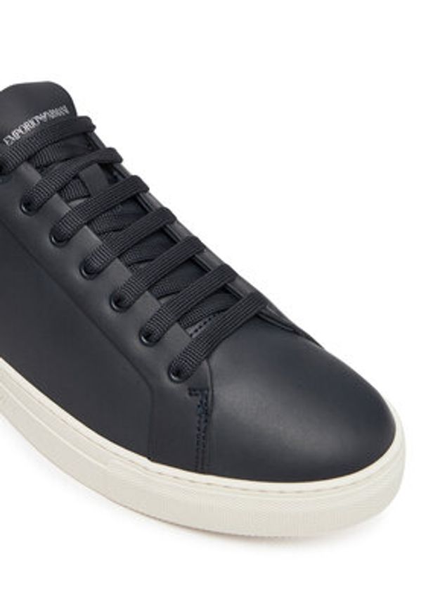Emporio Armani Sneakersy EM003844 AF20004 U8139 Granatowy. Kolor: niebieski. Materiał: skóra