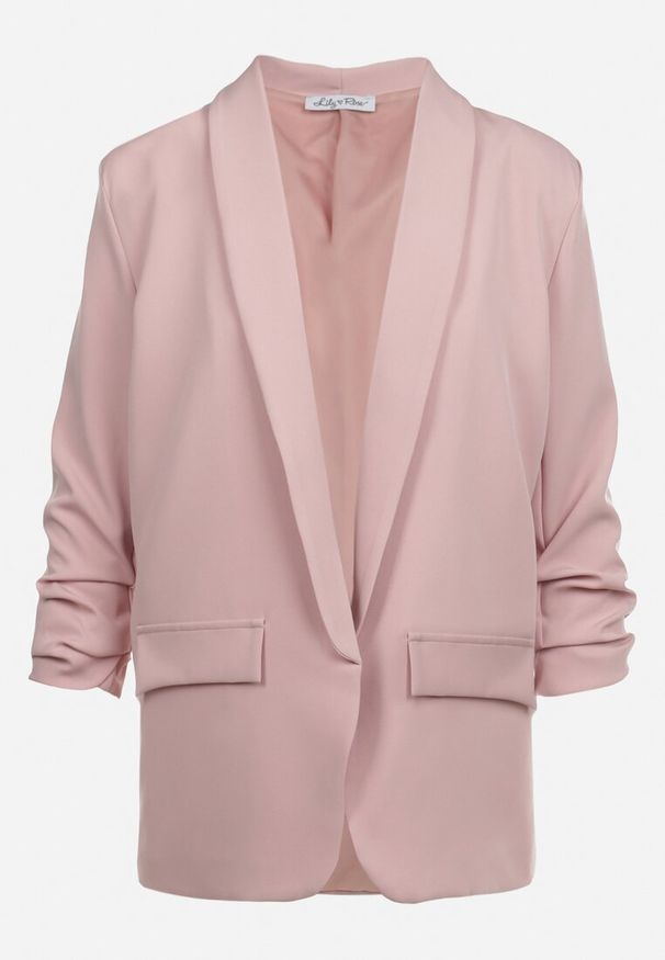 Born2be - Jasnoróżowa Marynarka Bez Zapięć z Ozdobnym Marszczeniem i Imitacją Kieszeni Phelotis. Okazja: na co dzień, na spotkanie biznesowe, do pracy. Kolor: różowy. Materiał: tkanina, jeans. Wzór: aplikacja, jednolity, gładki. Styl: biznesowy, casual, elegancki